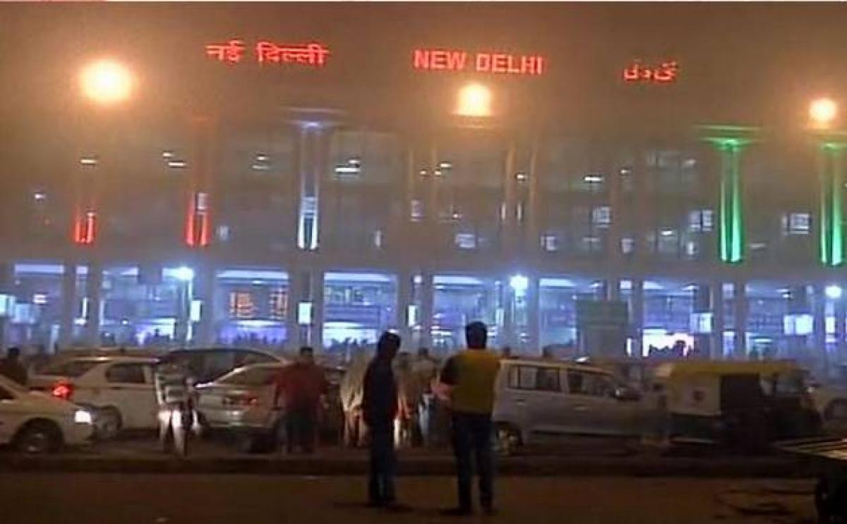 Delhi fog hits rail, air traffic as 101 trains, 19 flights delayed